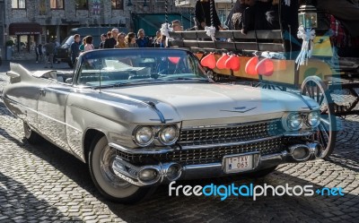 Cadillac Wedding Car In Market Square Bruge Stock Photo