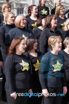 Cardiff Uk March 2014 - The Rock Choir Supporting Sport Relief D… Stock Photo