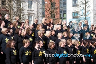 Cardiff Uk March 2014 - The Rock Choir Supporting Sport Relief D… Stock Photo