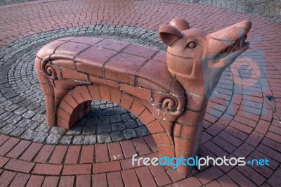 Cardiff Uk March 2014 - View Of One Of The Beastie Benches By Gw… Stock Photo