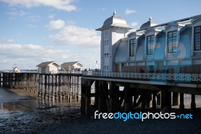 Cardiff Uk March 2014 - View Of Penarth Pier Stock Photo