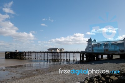 Cardiff Uk March 2014 - View Of Penarth Pier Stock Photo