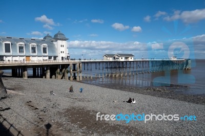 Cardiff Uk March 2014 - View Of Penarth Pier Stock Photo