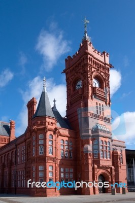 Cardiff Uk March 2014 - View Of The Pierhead Building Cardiff Ba… Stock Photo