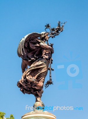 Cardiff, Wales - June 8 : Statue Of Peace Adjacent To Cardiff Ci… Stock Photo