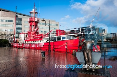 Cardiff, Wales/uk - December 26 : Lightship 2000 Moored In Cardi… Stock Photo