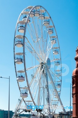 Cardiff/uk - August 27 : Ferris Wheel In Cardiff On August 27, 2… Stock Photo