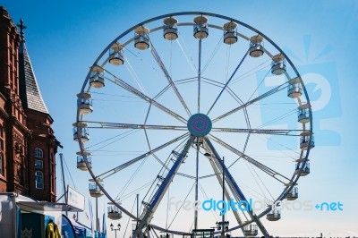 Cardiff/uk - August 27 : Ferris Wheel In Cardiff On August 27, 2… Stock Photo