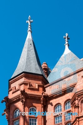 Cardiff/uk - August 27 : Pierhead Building In Cardiff On August Stock Photo