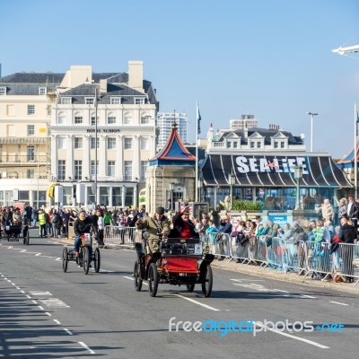 Cars Approaching The Finish Line Of The London To Brighton Veter… Stock Photo