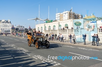 Cars Approaching The Finish Line Of The London To Brighton Veter… Stock Photo