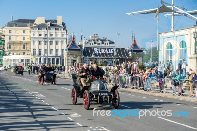 Cars Approaching The Finish Line Of The London To Brighton Veter… Stock Photo