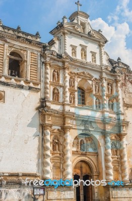 Catholic Church Called Iglesia De San Francisco In Antigua, Guat… Stock Photo