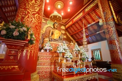 Chiang Rai, Thailand - December 20, 2017: Inside View Of The Chapel And The Bhudda Image In Wat Phra Kaew Chiang Rai. It's A Famous Place For Chiang Rai Trip Stock Photo