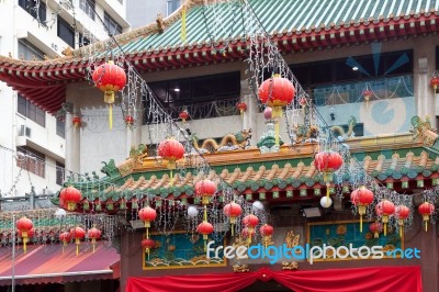 Chinese Lanterns Outside A Temple In Singapore Stock Photo