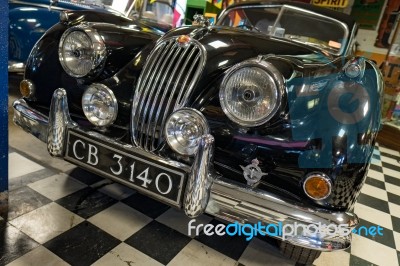 Classic Jaguar Xk140 1956 In The Motor Museum At Bourton-on-the-… Stock Photo