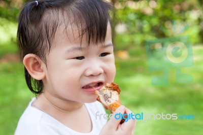 Closeup Little Asian (thai) Girl Enjoy Eating Her Lunch Stock Photo