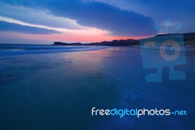 Colorful Night Landscape Of Famous Oldshoremore Beach In Norther… Stock Photo