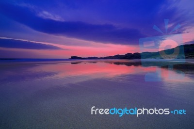 Colorful Night Landscape Of Famous Oldshoremore Beach In Norther… Stock Photo