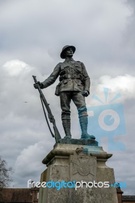 Commemorative Statue To The King’s Royal Rifle Corps In Winche… Stock Photo