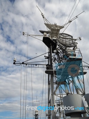 Communications Mast On The Hms Belfast Stock Photo