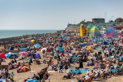 Crowded Eastbourne Beach For The Airbourne Show Stock Photo