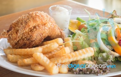 Deep Fried Chicken Meat With Organic Salad Stock Photo