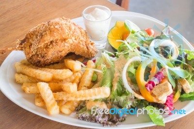 Deep Fried Chicken Meat With Organic Salad Stock Photo