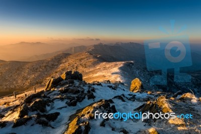 Deogyusan Mountains At Sunrise In Winter, South Korea Stock Photo