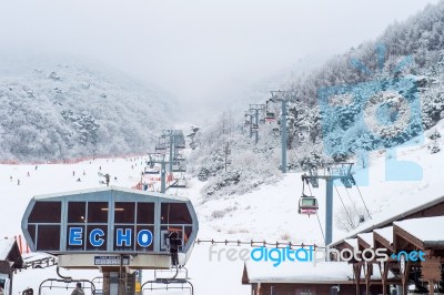 Deogyusan,korea - January 23: Skiers And Tourists In Deogyusan Ski Resort On Deogyusan Mountains,south Korea On January 23, 2015 Stock Photo