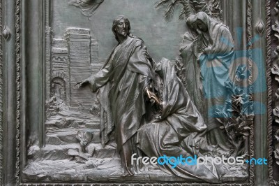 Detail Of The Main Door At The Duomo Cathedral In Milan Stock Photo