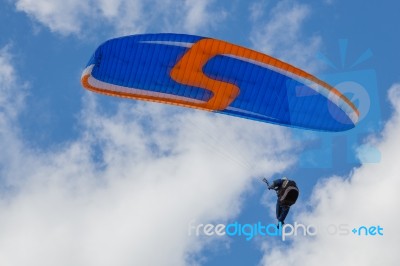 Devils Dyke, Brighton/sussex - July 22 : Paragliding At Devil's Stock Photo