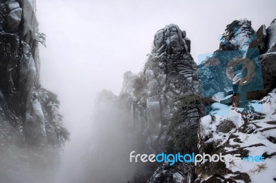 Dobongsan Mountains Is Covered By Morning Fog In Seoul, South Korea Stock Photo