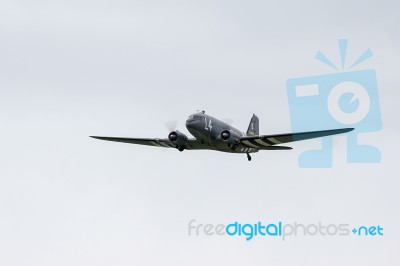 Douglas C-47a Skytrain N147dc Flying Over Shoreham Airfield Stock Photo