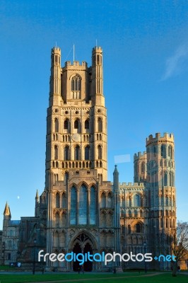 Ely, Cambridgeshire/uk - November 23 : Exterior View Of Ely Cath… Stock Photo