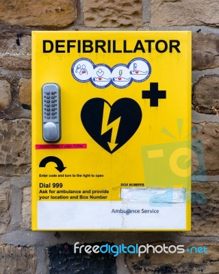 Emergancy Defibrillator  Located In Yorkshire Markrt Town Stock Photo