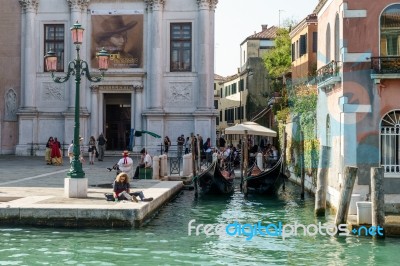 Enjoying The Autumn Sunshine In Venice Stock Photo