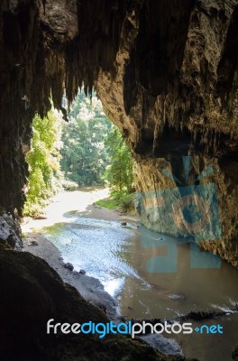 Entrance To The Tham Lod Cave Stock Photo