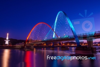 Expro Bridge At Night In Daejeon,korea Stock Photo