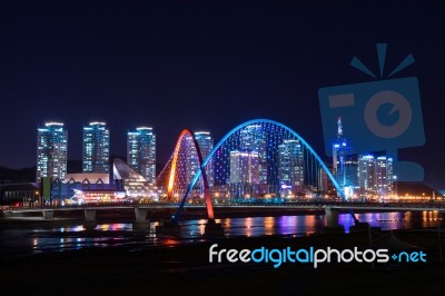 Expro Bridge At Night In Daejeon,korea Stock Photo