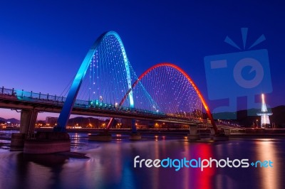 Expro Bridge At Night In Daejeon,korea Stock Photo