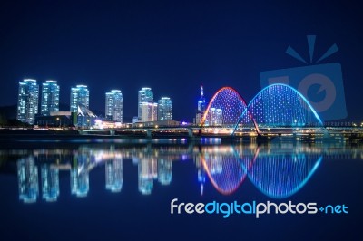 Expro Bridge At Night In Daejeon,korea Stock Photo