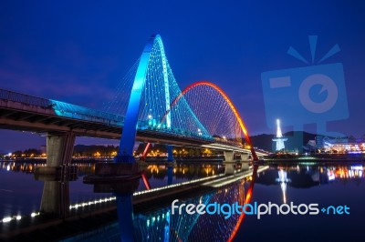 Expro Bridge At Night In Daejeon,korea Stock Photo