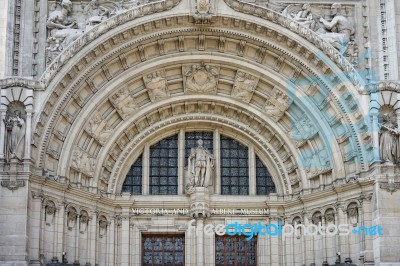 Exterior View Of The Victoria And Albert Museum In London Stock Photo