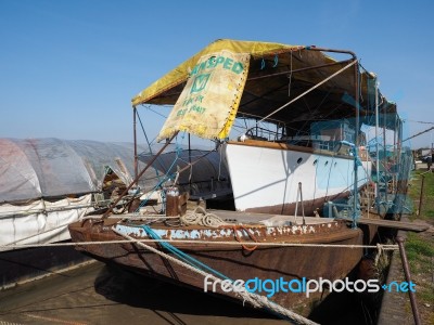 Faversham, Kent/uk - March 29 : Dry Dock On The Swale At Faversh… Stock Photo