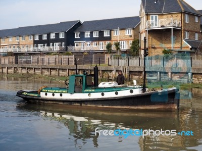 Faversham, Kent/uk - March 29 : Small Tug Towing Cambria Thames Stock Photo