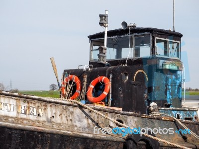 Faversham, Kent/uk - March 29 : Wm Ryan Boat Moored On The Swale… Stock Photo