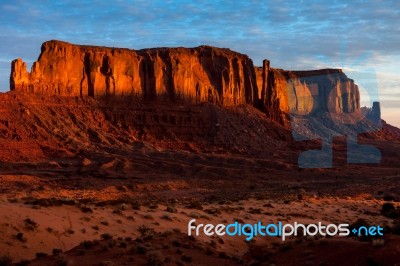 First Rays Of The Sun Strike Elephant Rock Stock Photo