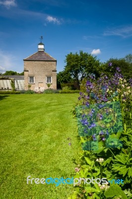 Flower Border - Summer Flowers - Sun And Shade - English Garden Stock Photo