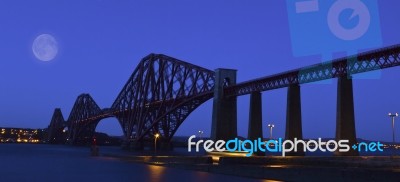 Forth Rail Bridge In Edinburgh Stock Photo